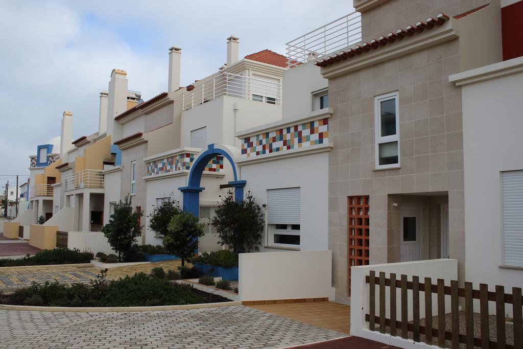 Apartments Baleal: Close To The Sea + Pool Exterior photo